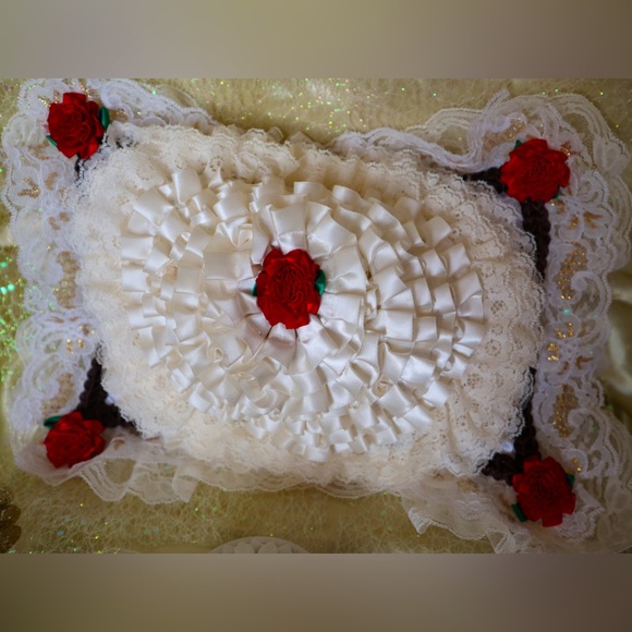 Hand Crafted Red Roses&Lace Pillow Passion Flower-Scented HOST PICK - Picture 5 of 9